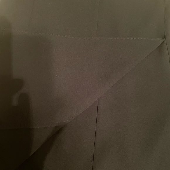 i.e size 6 black lined skirt. - Picture 6 of 6